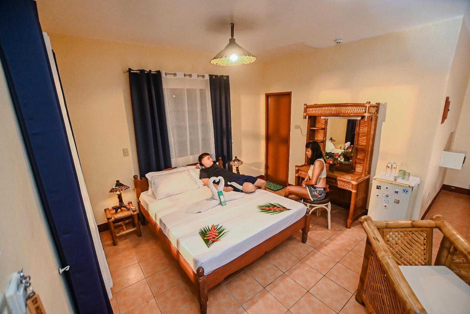 Garden of Eden Dive Resort Puerto Galera Buitenkant foto