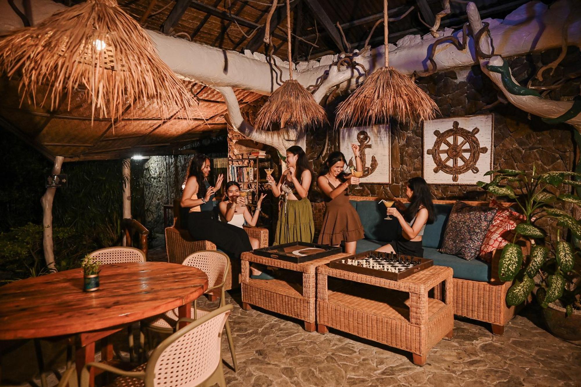 Garden of Eden Dive Resort Puerto Galera Buitenkant foto