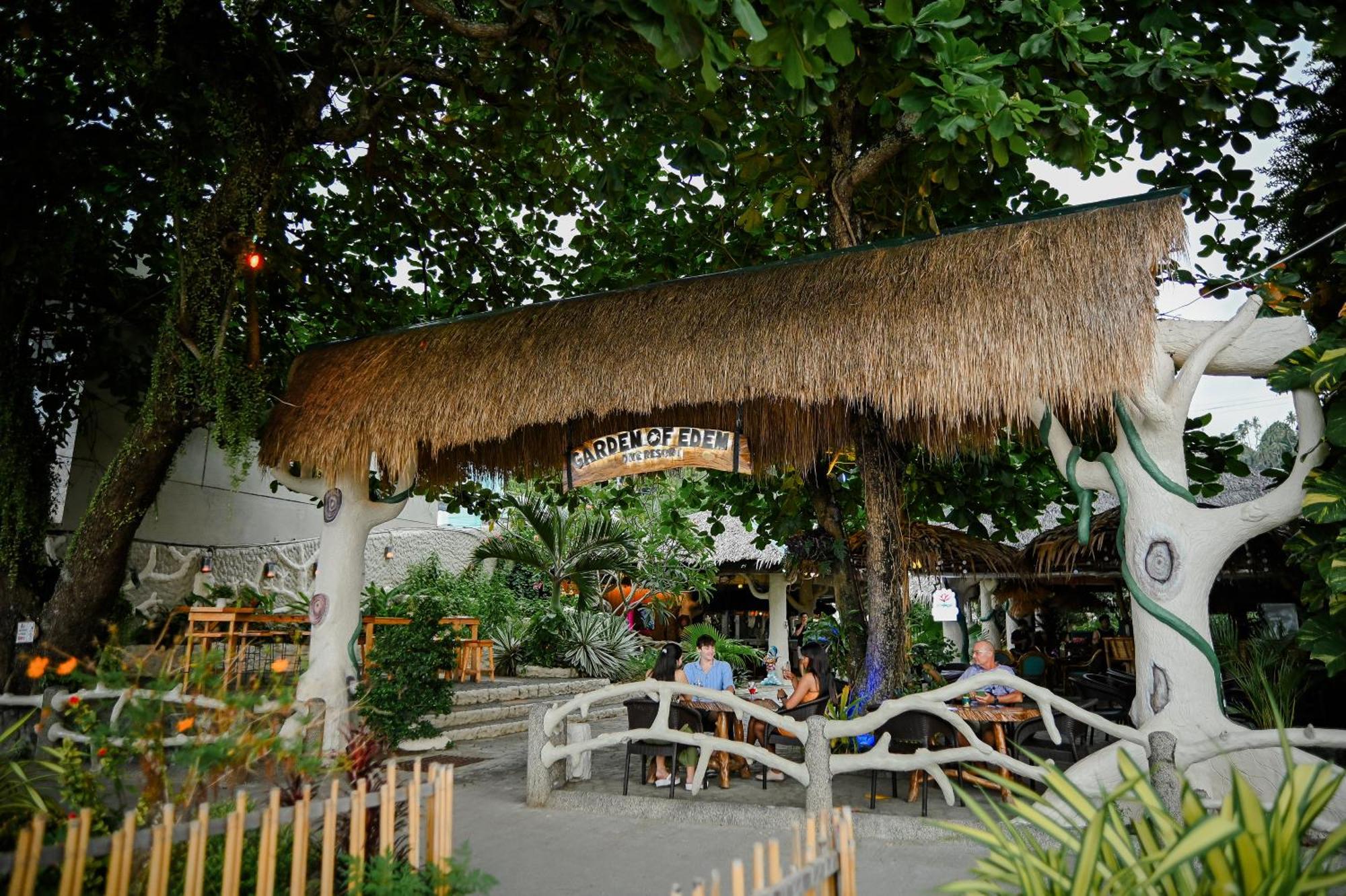 Garden of Eden Dive Resort Puerto Galera Buitenkant foto